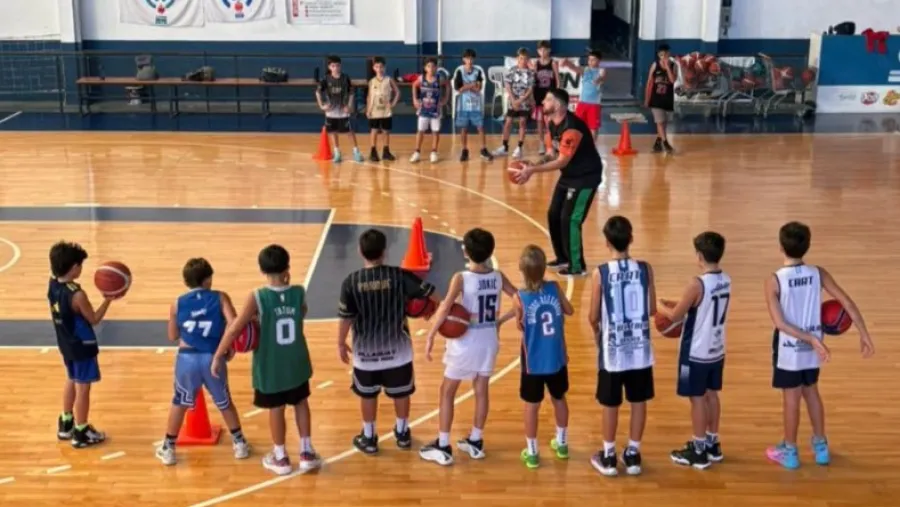 Básquet: la preselección provincial masculina de Mini entrenará en Villaguay | Análisis - imagen de origen