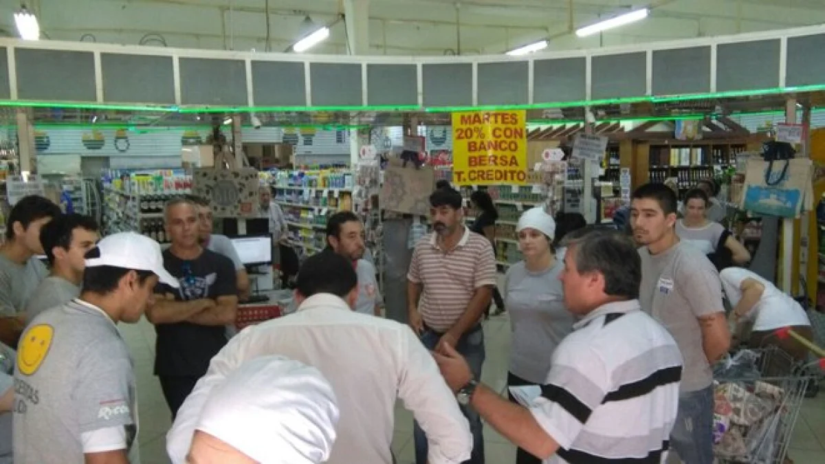 Crece la incertidumbre en una cadena de supermercados: aseguran que hubo nuevos despidos - imagen de origen
