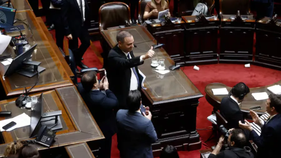 Adorni se enfoca en su informe de gestión ante el Senado y no espera ser interpelado | Análisis - imagen de origen