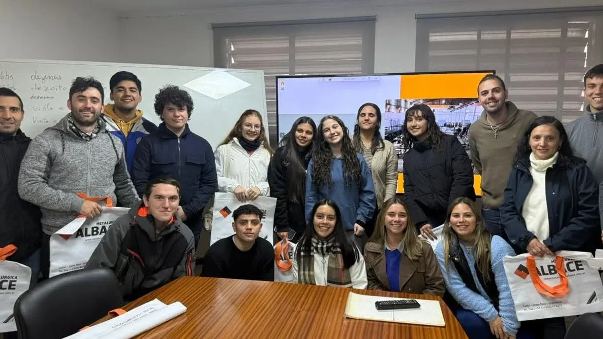 Estudiantes de Ingeniería Industrial recorrieron plantas metalúrgicas de Entre Ríos - imagen de origen