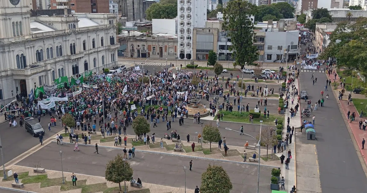 Reforma previsional en Entre Ríos: la protesta tuvo escasa convocatoria y abrió una grieta sindical - imagen de origen