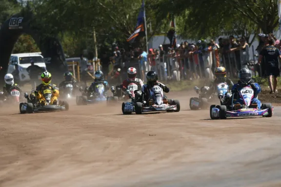 El Autódromo recibió una nueva fecha del Karting Tierra - imagen de origen