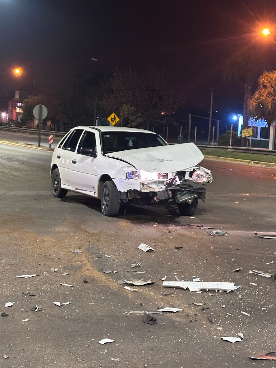 Nuevo accidente en el mismo semáforo ubicado en uno de los ingresos a Concordia - 7PAGINAS - imagen de origen