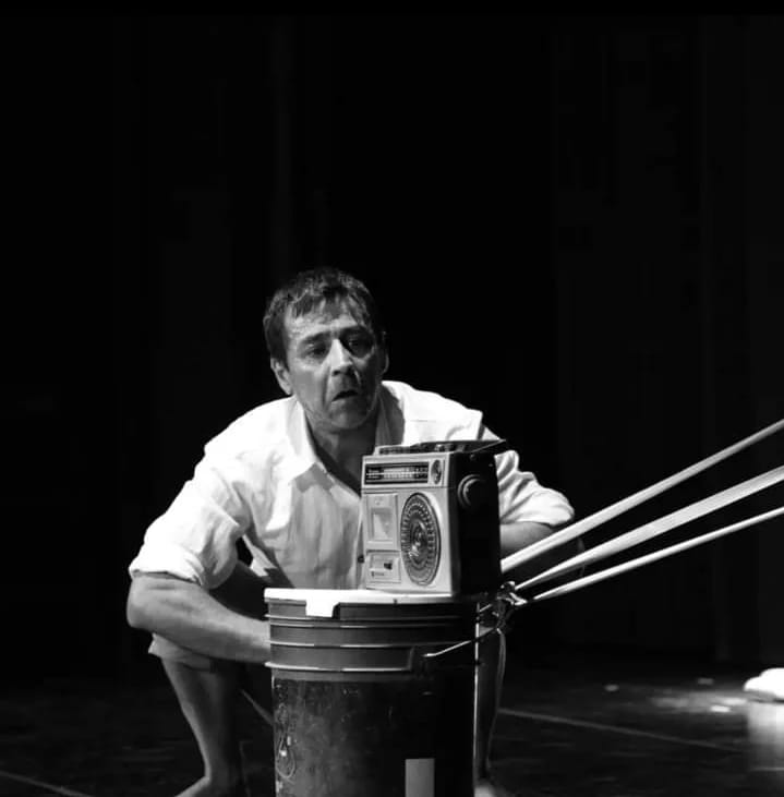 Llega la aclamada obra "Al borde del andamio" al teatro Pueblo Viejo - 7PAGINAS - imagen de origen