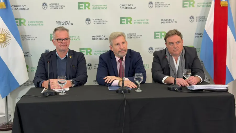 Frigerio anunció una "compra histórica" de maquinaria y un plan para intervenir las rutas provinciales | Análisis - imagen de origen