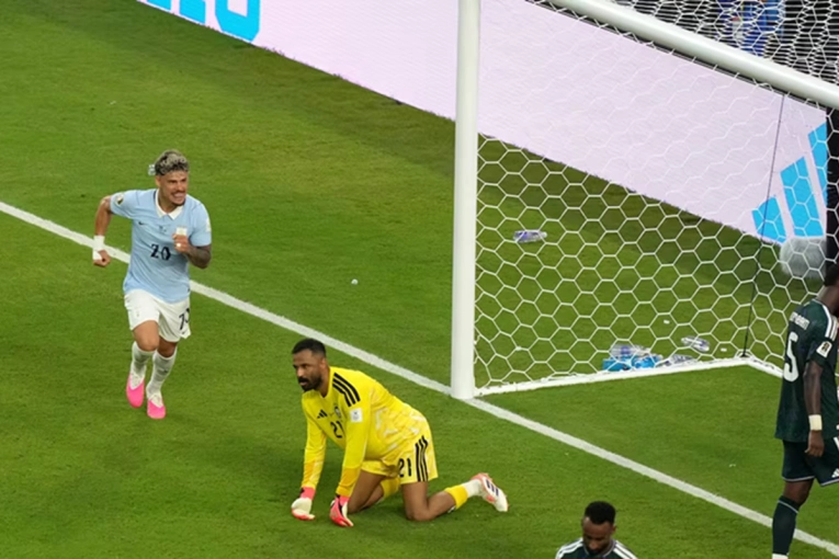 Uruguay sacó toda la garra charrúa y logró empatar con Arabia Saudita en su debut - imagen de origen