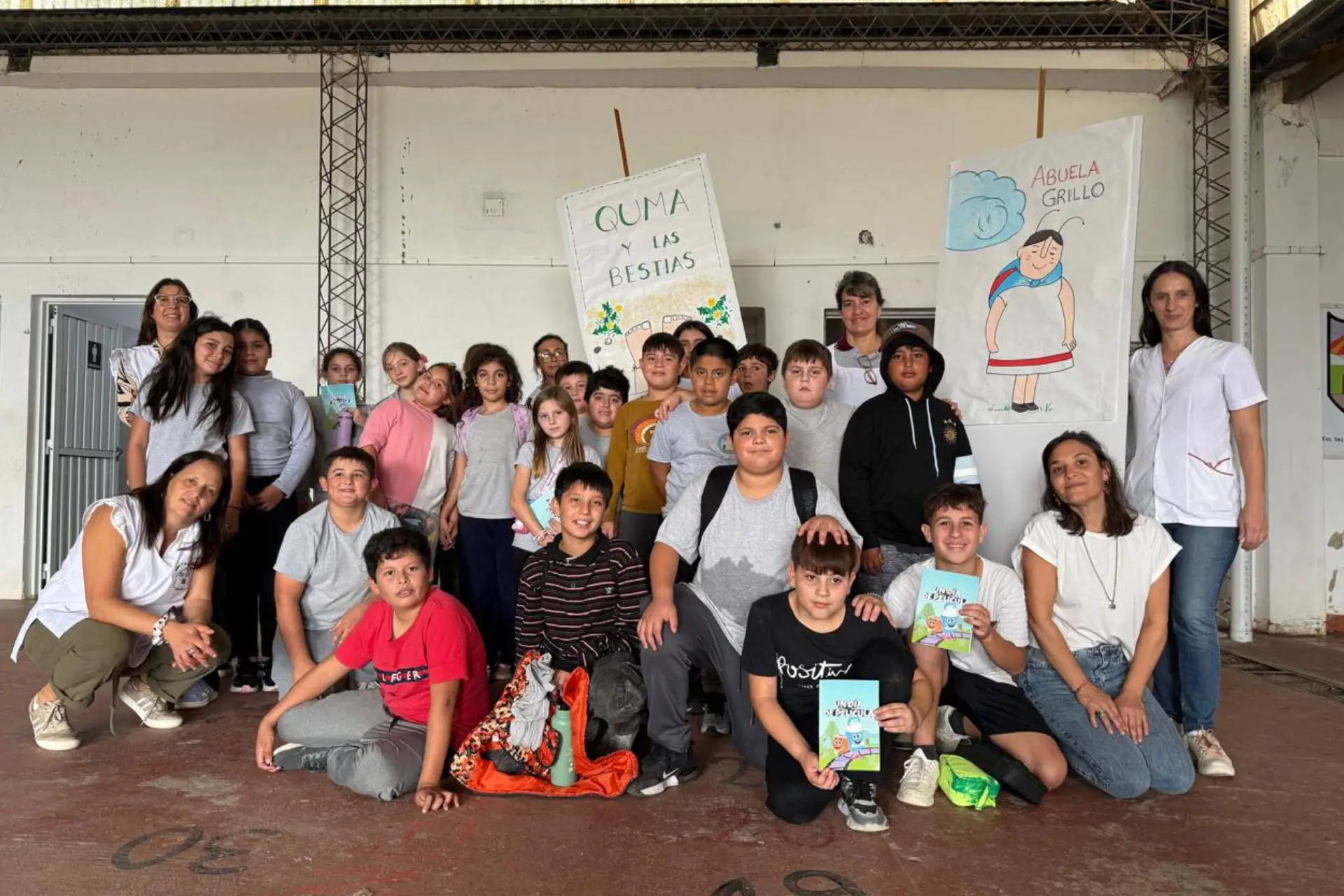 Continúa el ciclo de cine en escuelas rurales entrerrianas - Plaza Web - imagen de origen