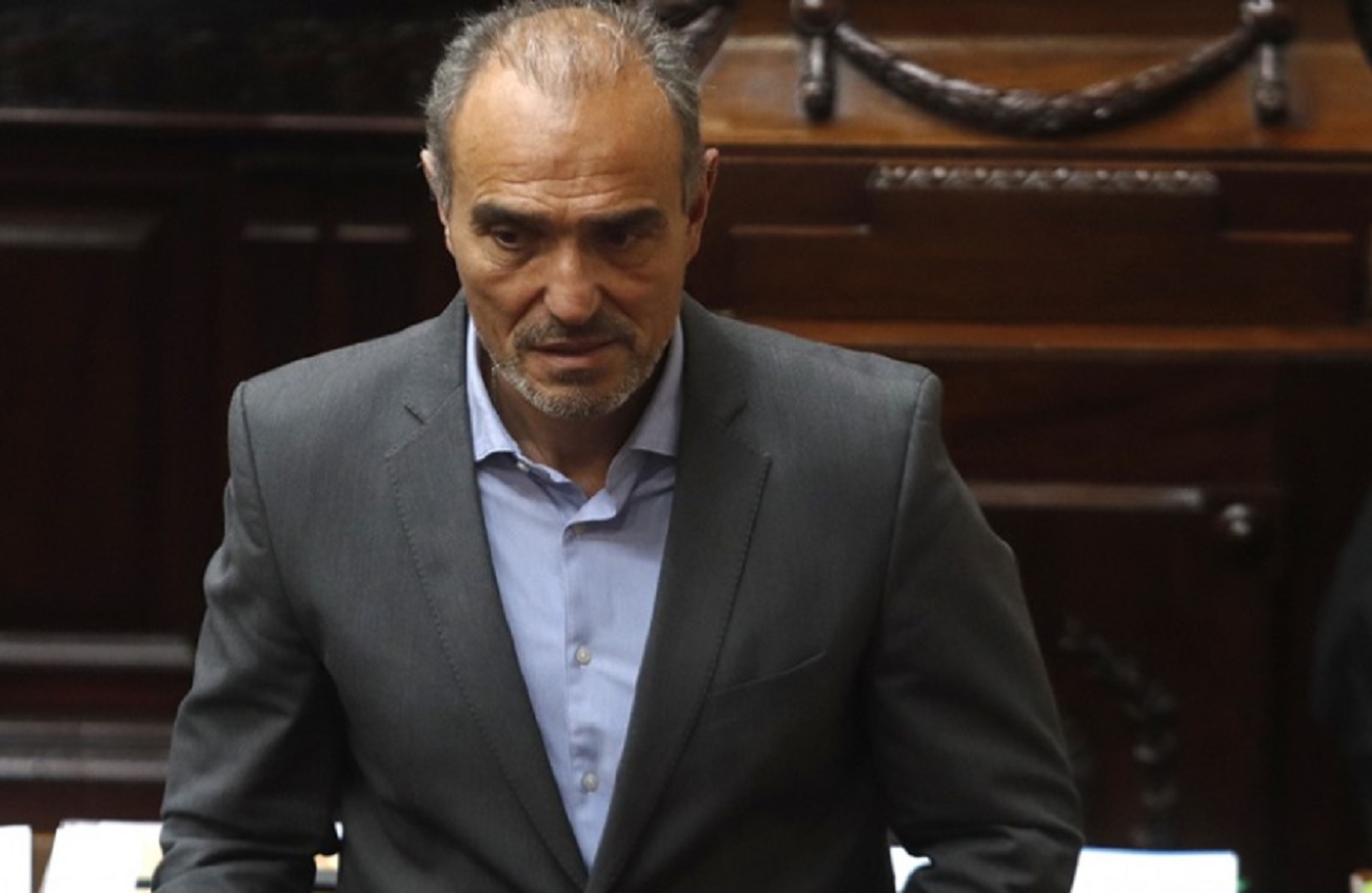 Santilli y Menem maniobran para voltear la sesión y que no interpelen a Adorni - imagen de origen