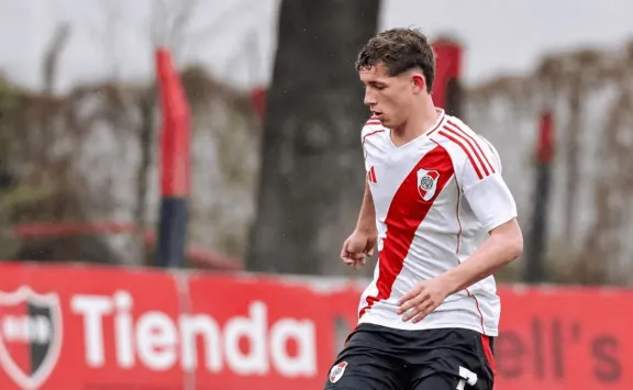 Joven de Gualeguay marcó 8 goles en 45 minutos e hizo historia en las inferiores de River - imagen de origen