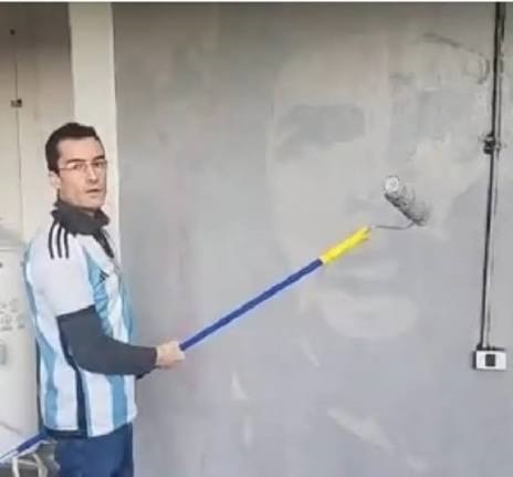 El hijo de un desaparecido uruguayense restaurará un mural del "Che" - imagen de origen