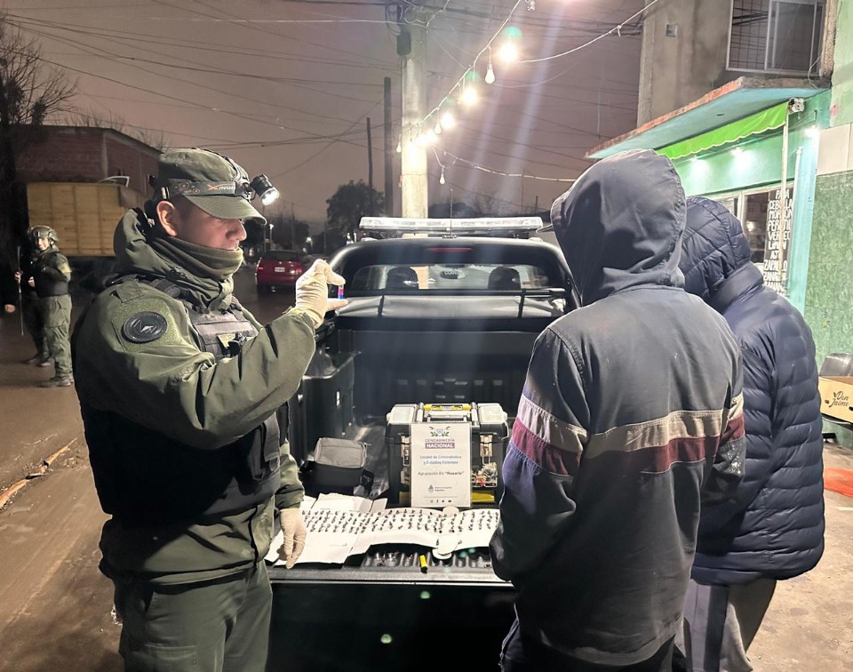 Gendarmeria realizó allanamientos judiciales vinculados a una investigación por hechos de intimidación pública - imagen de origen