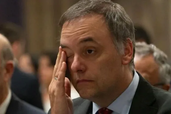 "Efecto Kueider" en el Senado. La oposición dialoguista quita respaldo y el cargo de Adorni pende de un hilo - imagen de origen